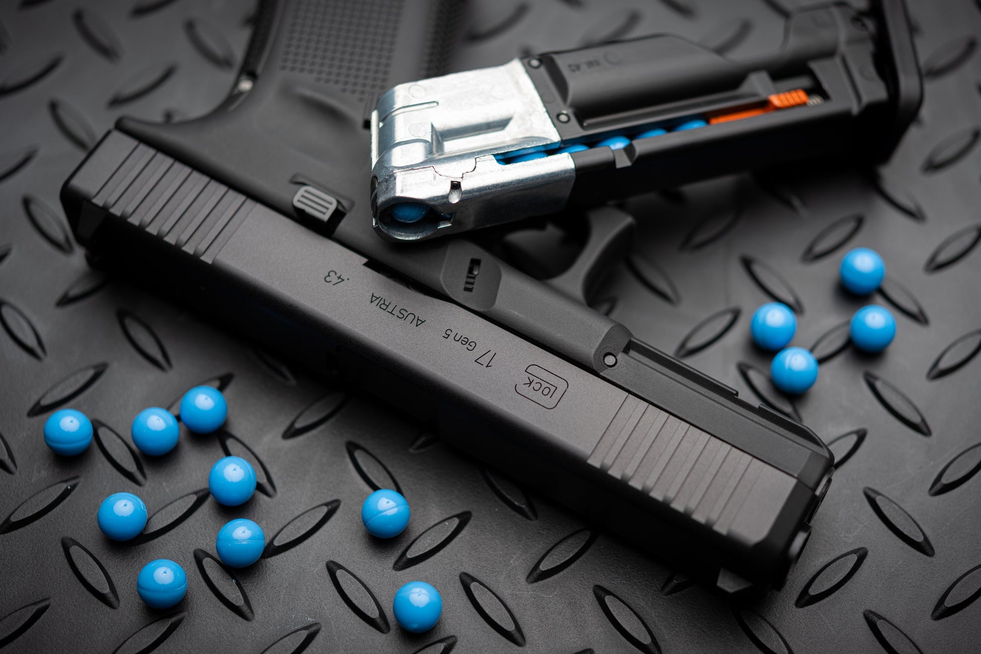 T4E, UMAREX USA T4E G17 Gen 5 .43 Cal CO2 Paintball Marker